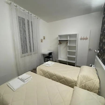 La Casa Sul Viale Oda ve Kahvaltı Iesi